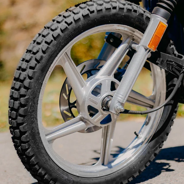 Мотоцикл Suzuki GSX 200 Super Waters — изображение 9