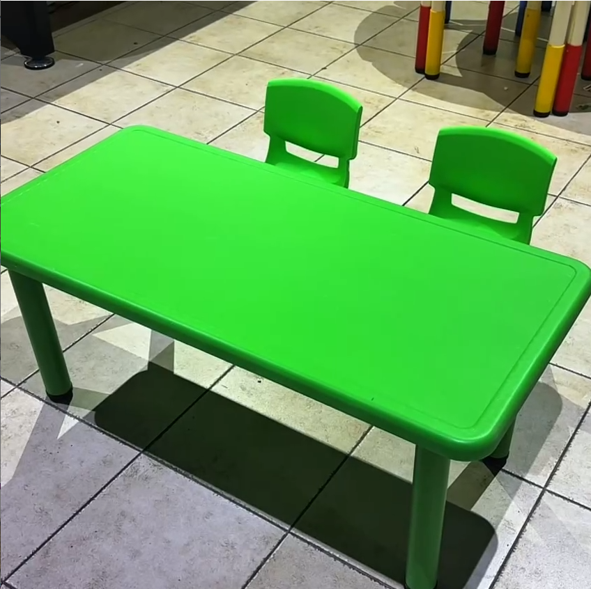 Стол детский Trent (зелёный)