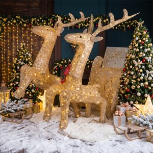 Декоративные сани с оленями Sled
