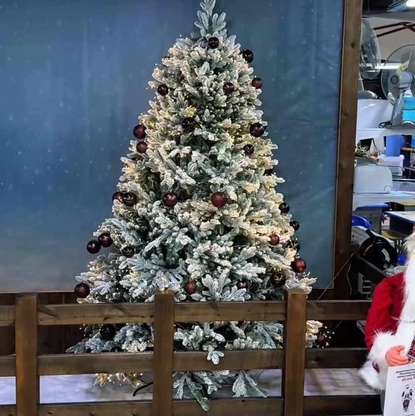 Заснеженная ель с напылением Marshmallow Fluff 210 см