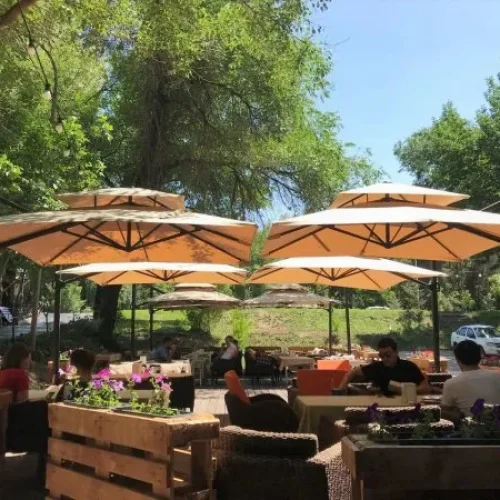 Центр еды Жан Плов Лагман