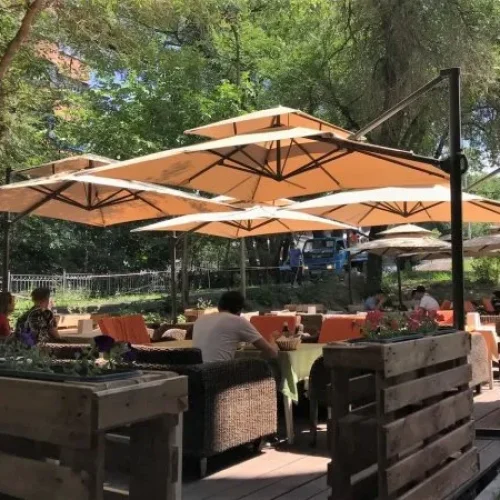 Центр еды Жан Плов Лагман