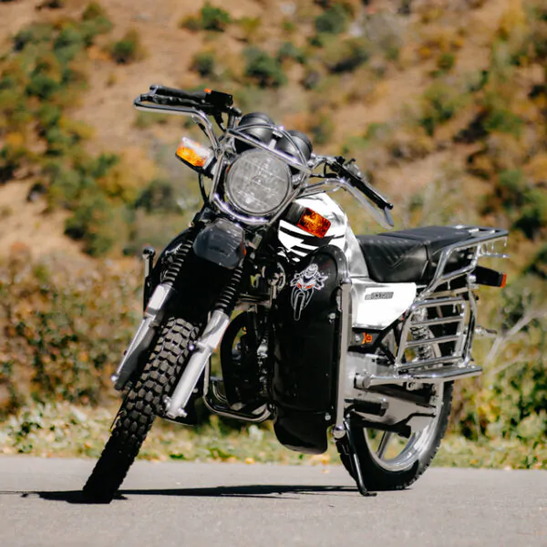 Мотоцикл Suzuki GSX 200 White Spirit