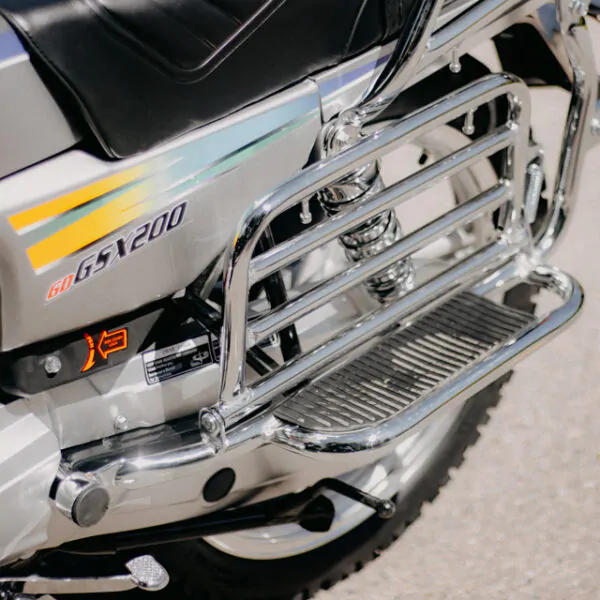 Мотоцикл Suzuki GSX 200 Super Smoke — изображение 6