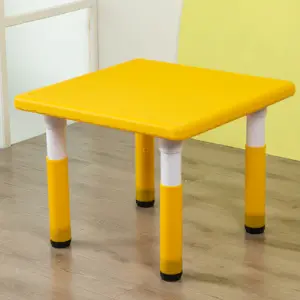 Детский стол желтый 60*60